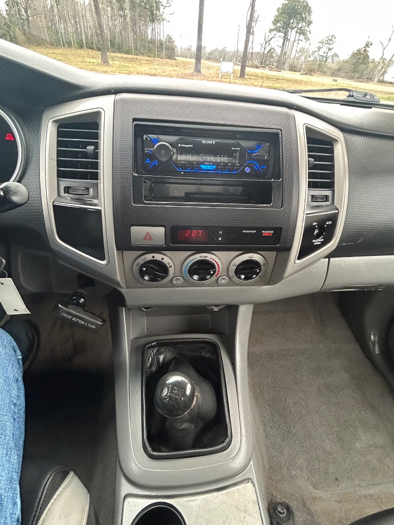 2006 Toyota Tacoma PreRunner - Photo 11